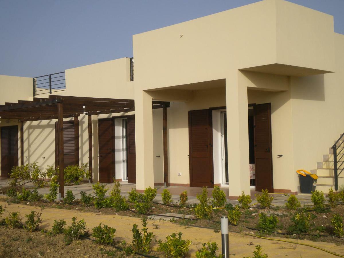 Case Barrera Porto Palo Exterior foto